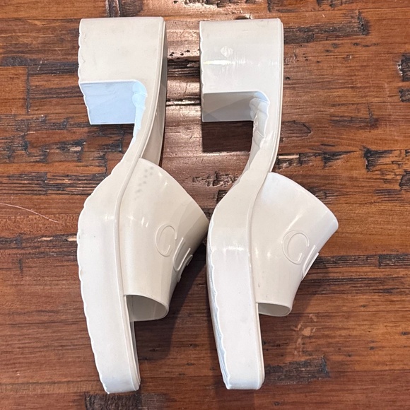 Gucci - Picture 3 of 10